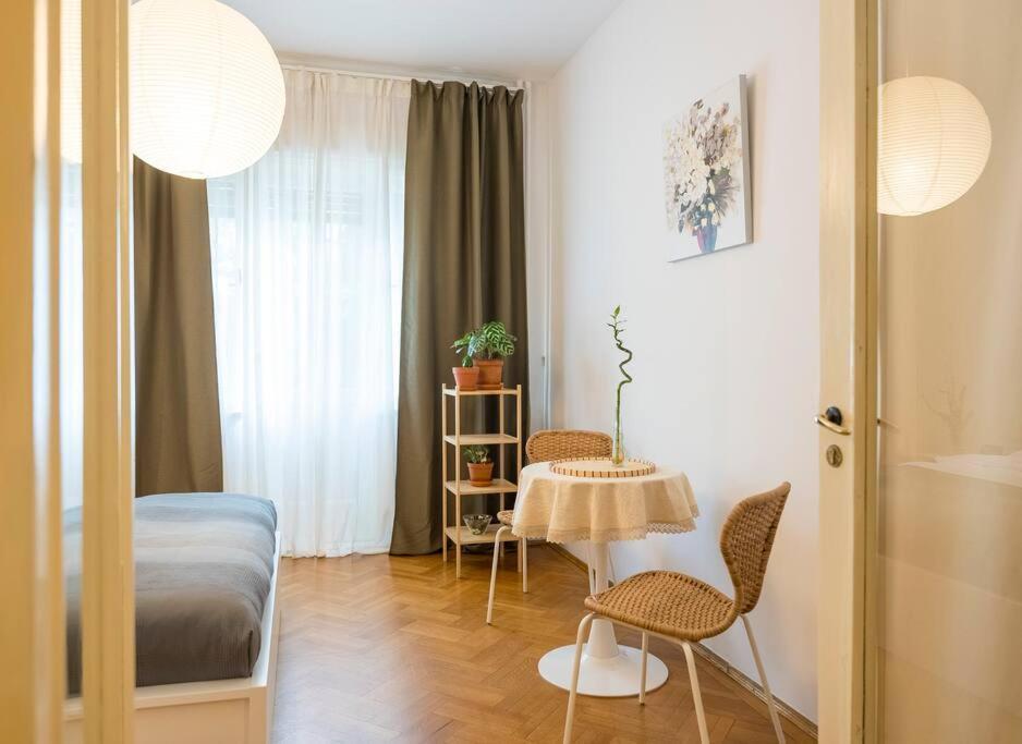 Ultra-Central University Square Apartament Apartament 부쿠레슈티 외부 사진